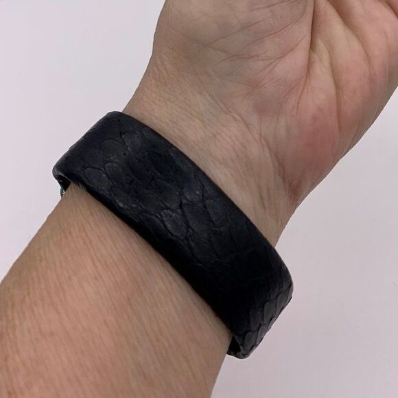 Bracelet, NWOT, real coral and turquoise, snake skin wrapped, adjustable size - Picture 4 of 14